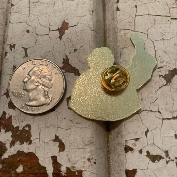 Brand new Harry styles rainbow cardigan inspired enamel pin - Picture 3 of 3